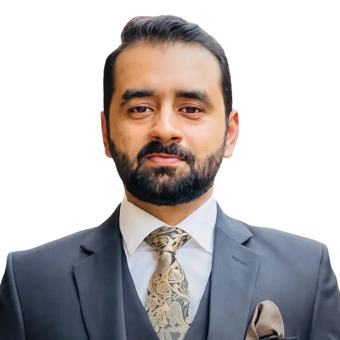 Portrait of Hamza Shahbaz, Co-Founder and Managing Director of ApexGenTech